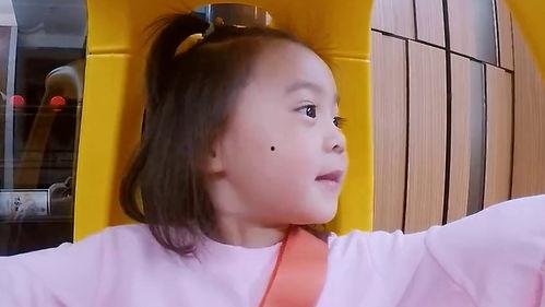 咘咘吃瓜图片,可爱瞬间引网友热议