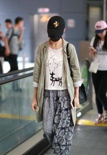 墨镜吃瓜是谁,揭秘网络红人的神秘面纱