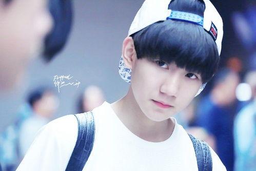 王源吃瓜假瓜图片,假瓜事件引发网友热议