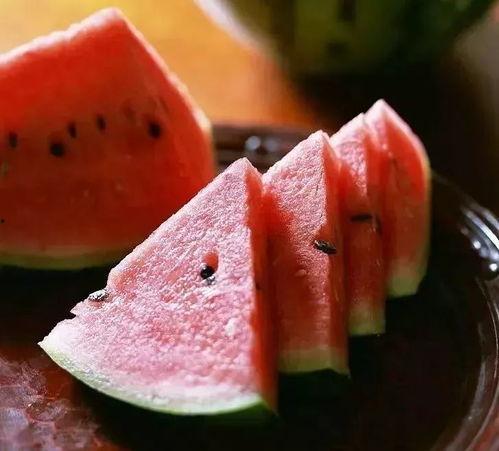 吃瓜湿气大吗,吃瓜也能湿气重？揭秘夏日消暑美食的养生之道
